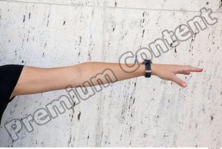 b0018 Young girl arm reference 0001